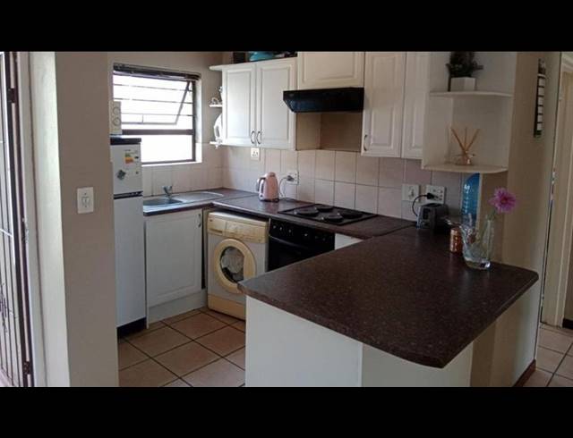 2 BEDROOM APARTMENT FOR SALE IN FOURWAYS